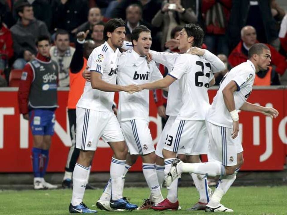 Oito "queridos inimigos" no Grupo B