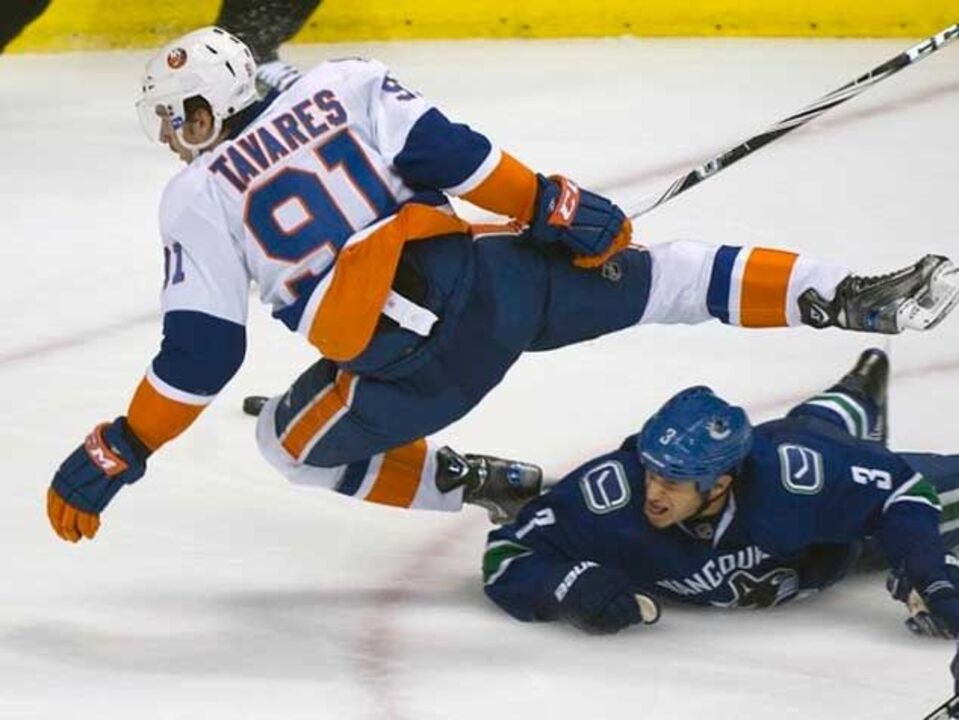 NHL: Tavares em grande não evita derrota