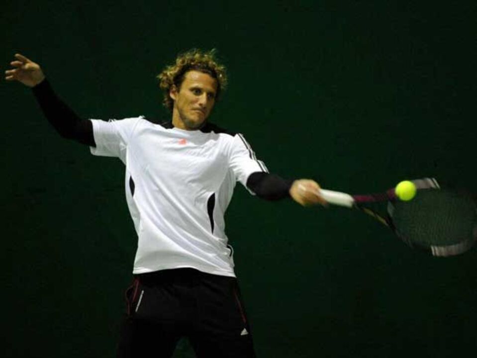 Forlán troca futebol por ténis