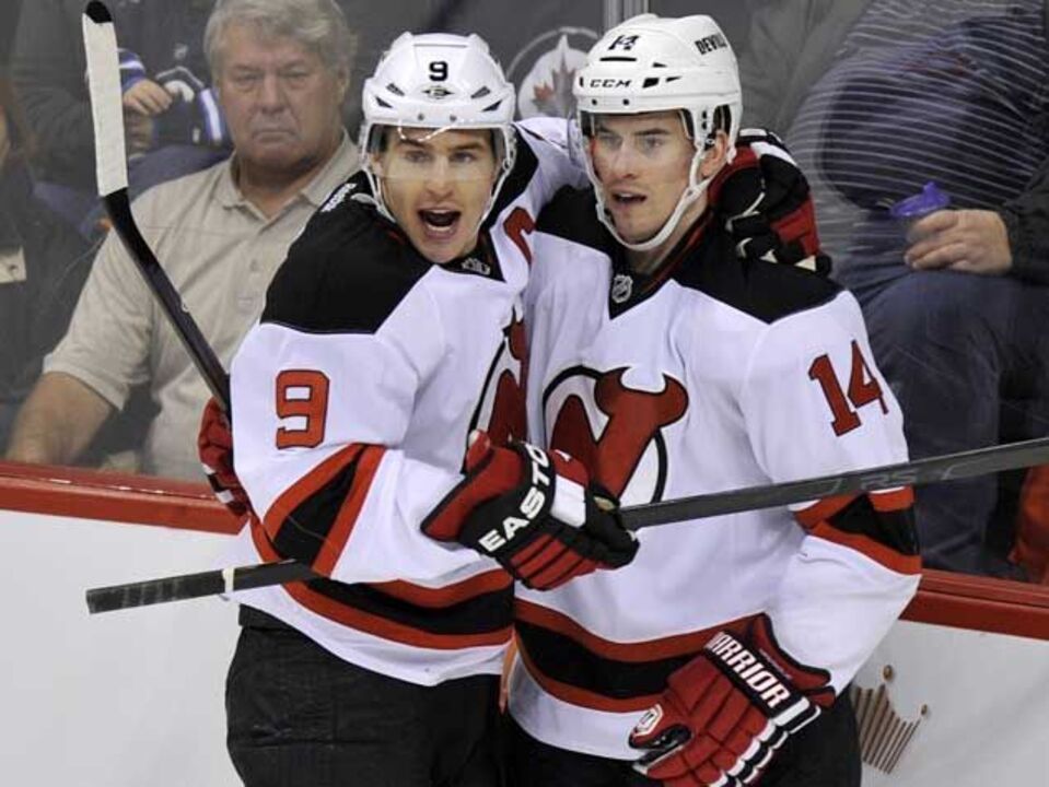 NHL: Adam Henrique continua endiabrado