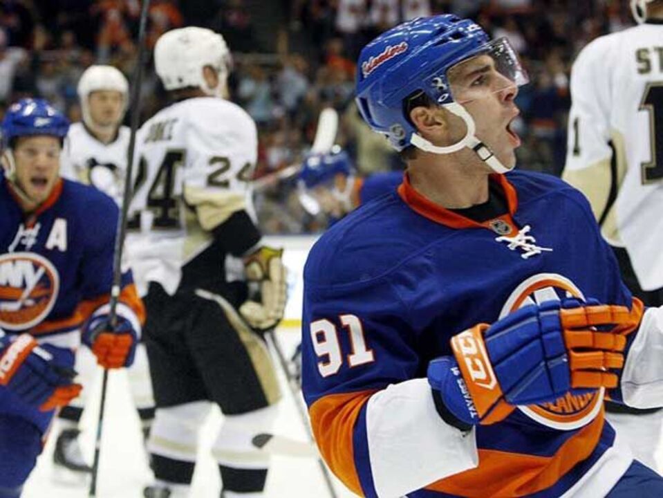 NHL: Tavares brilha no triunfo dos Islanders