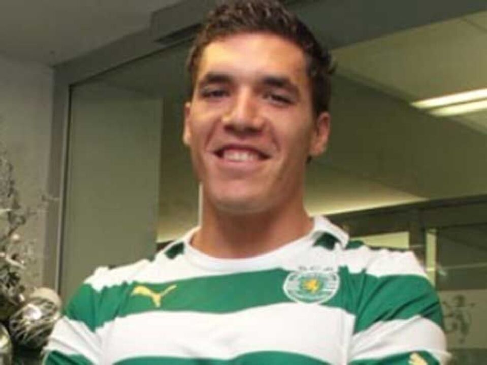 Canoagem: Emanuel Silva assina pelo Sporting