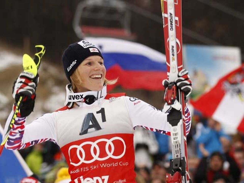Esqui Alpino: Marlies Schild triunfa em Lienz