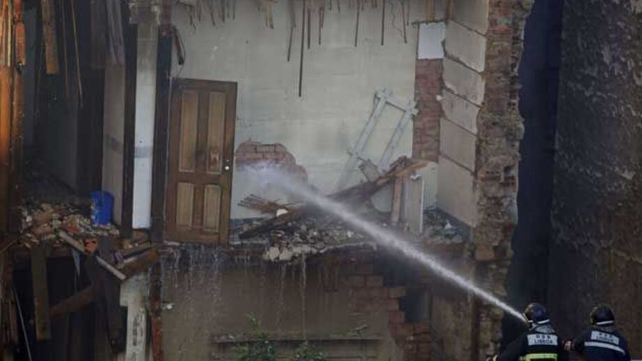 Incêndio na Avenida Elias Garcia extinto