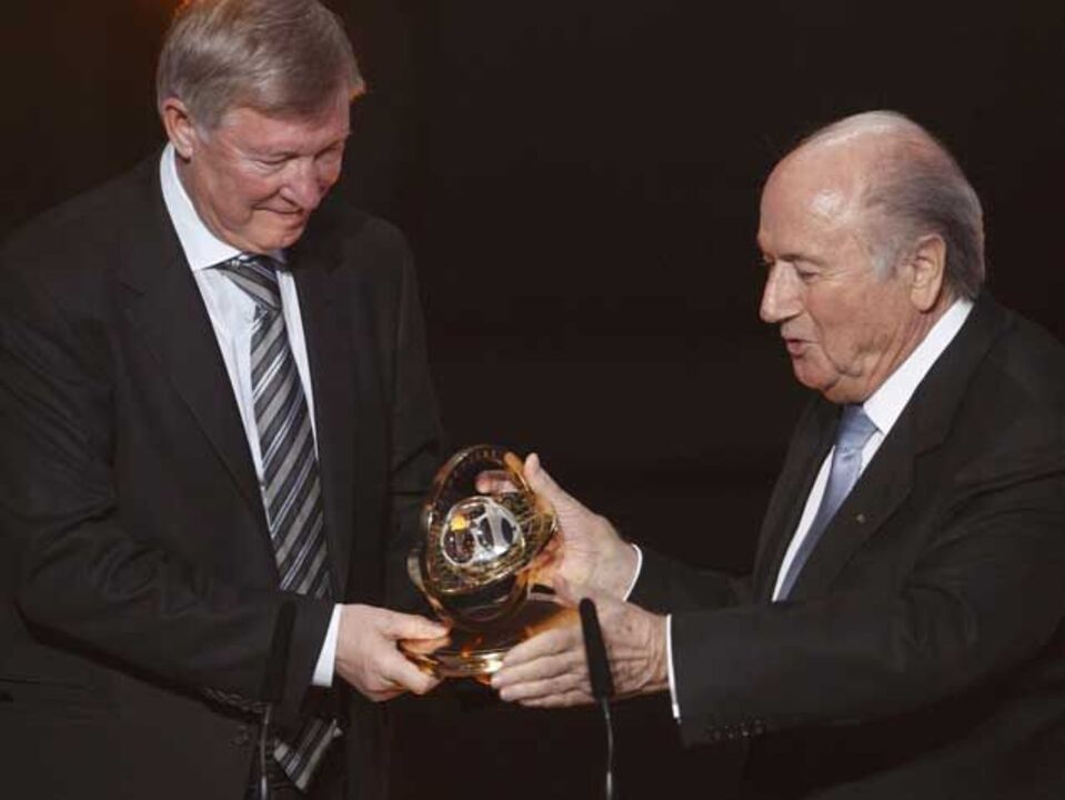 FIFA distingue carreira de Ferguson
