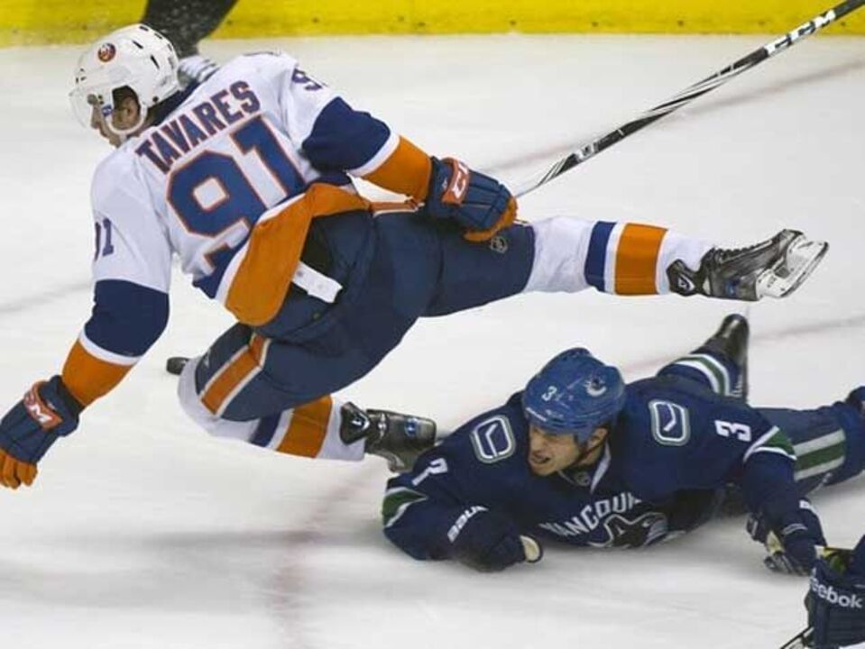 NHL: Tavares abre caminho à surpresa da noite