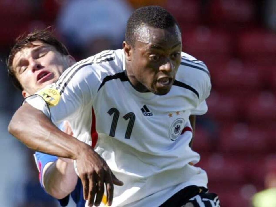 Nando Rafael autorizado a representar Angola