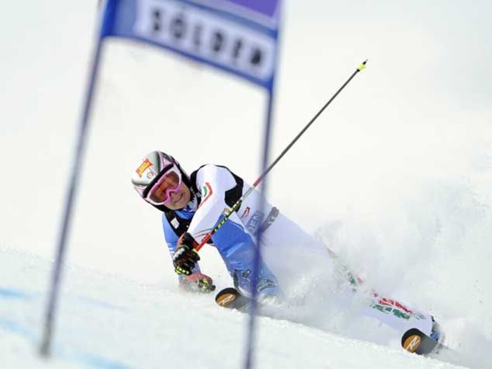 Federação inicia crianças no esqui e snowboard com o "Brincar na Neve"