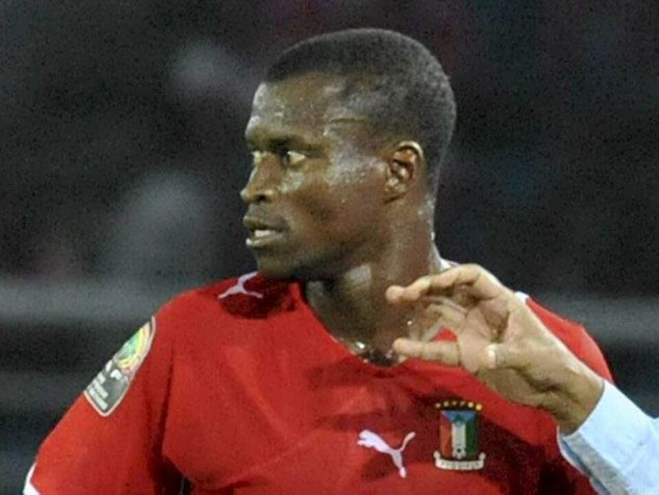 Amia Ekanga já merece prémio de teatro...