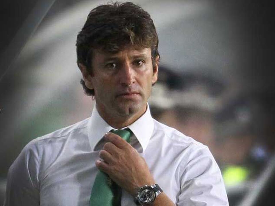 Leões procuram primeira vitória em 2012