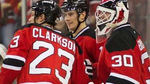 NHL: Adam Henrique volta a fazer das suas