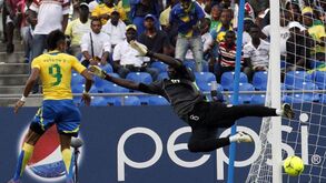 Gabão não desilude na estreia