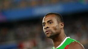 Nelson Évora operado com sucesso