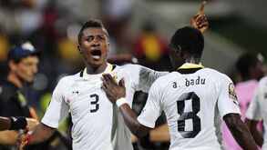 Grupo D: Gana a um passo dos 