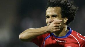 Defesa goleador derrotou o campeão