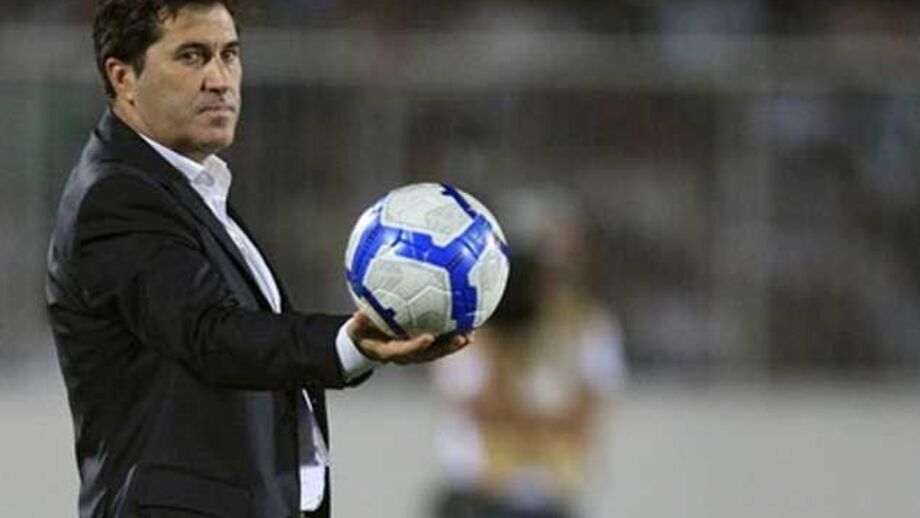 José Peseiro: «Só um lunático acreditaria no Sporting campeão»