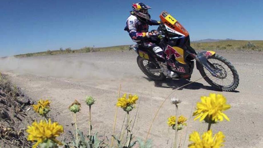 Dakar'2012: Mudanças de líderes nos automóveis e motos
