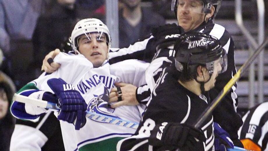 NHL: Doughty e Henrique entram em 2012 a perder