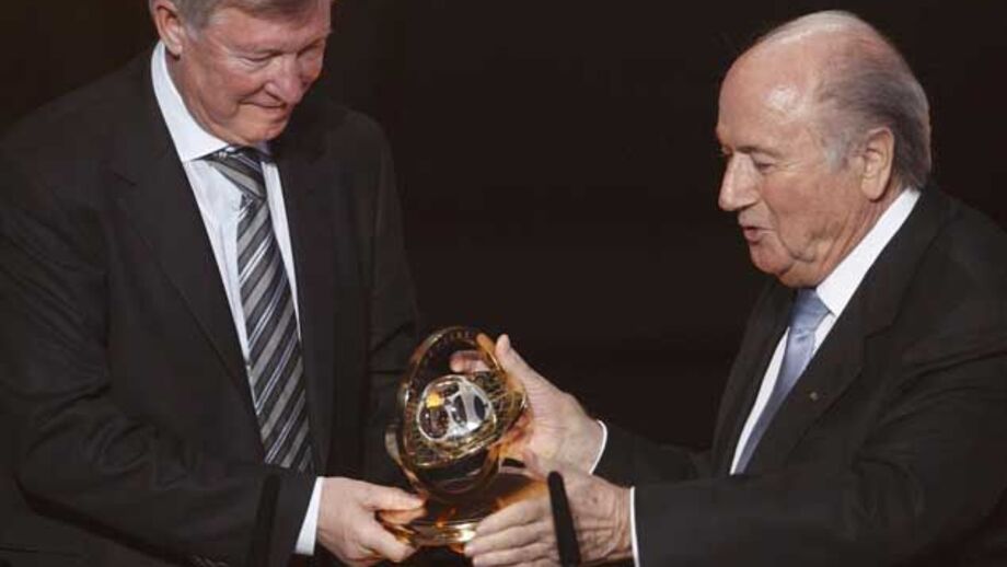 FIFA distingue carreira de Ferguson