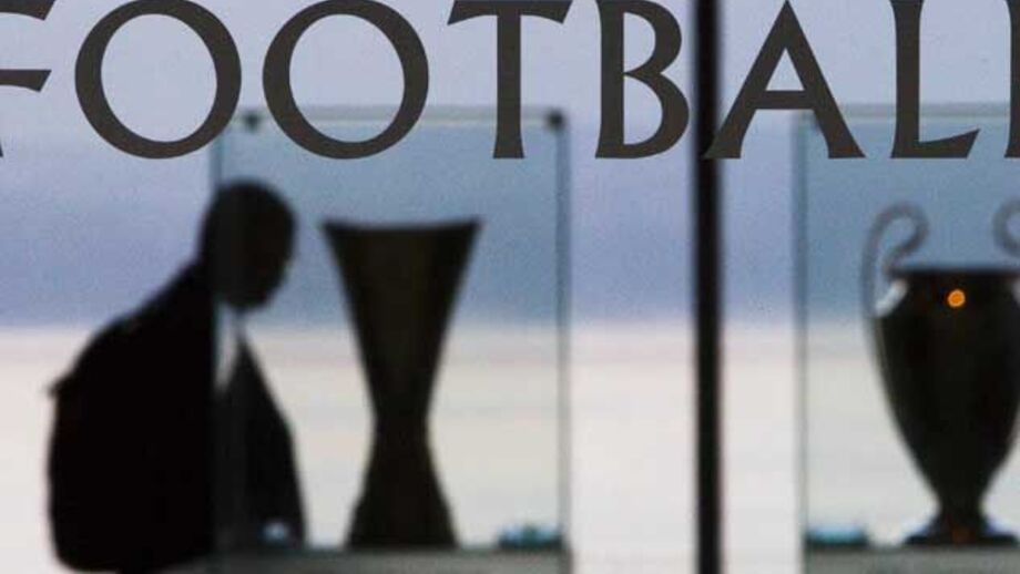 UEFA e Interpol trabalham em conjunto