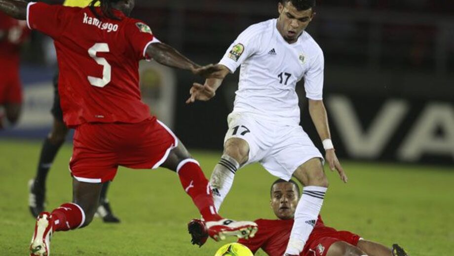 Polícia chamada para conter entrada de adeptos