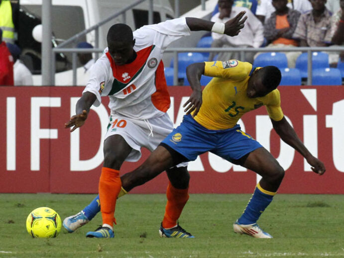 Gabão não desilude na estreia