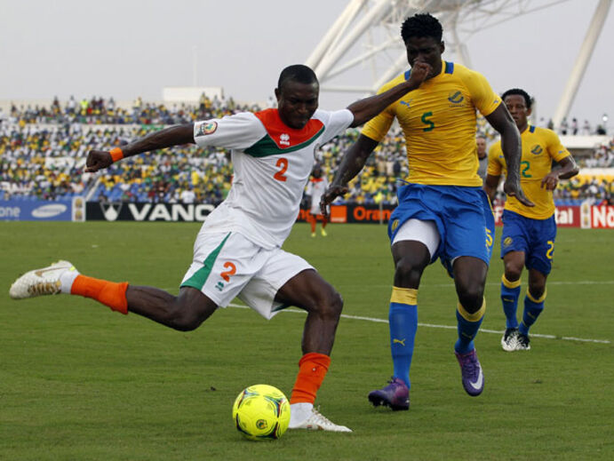 Gabão não desilude na estreia