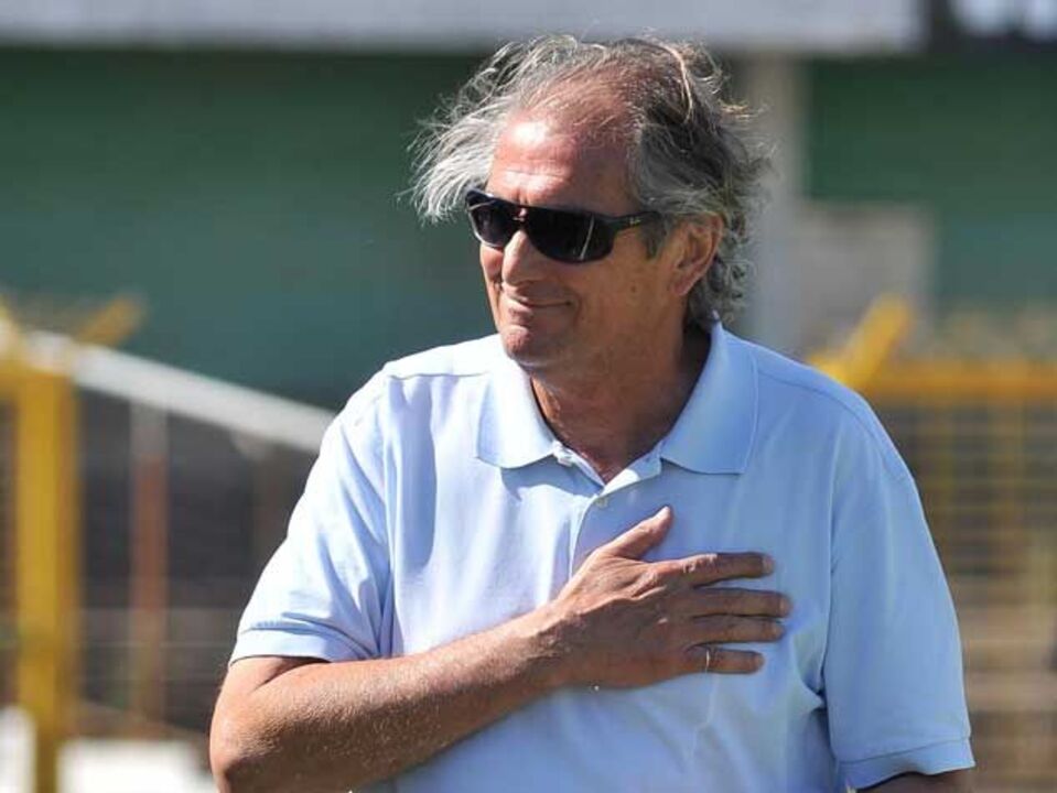 Manuel José foi agredido mas está bem