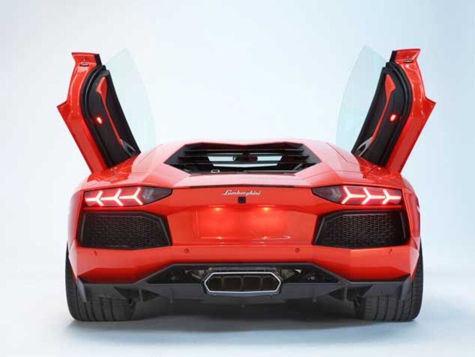 CR7 mima-se com Lamborghini de 350 mil euros