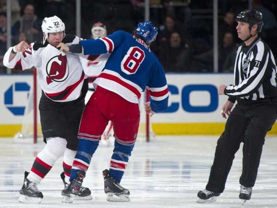NHL: Devils continuam na rota do playoff