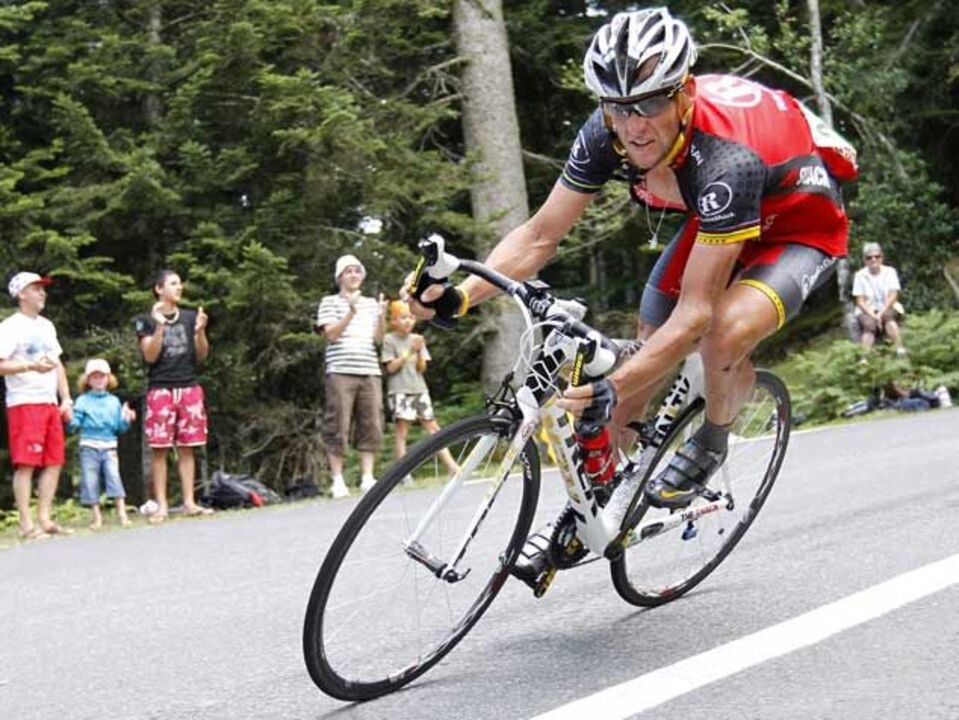 Armstrong em 2.º lugar em prova de Ironman