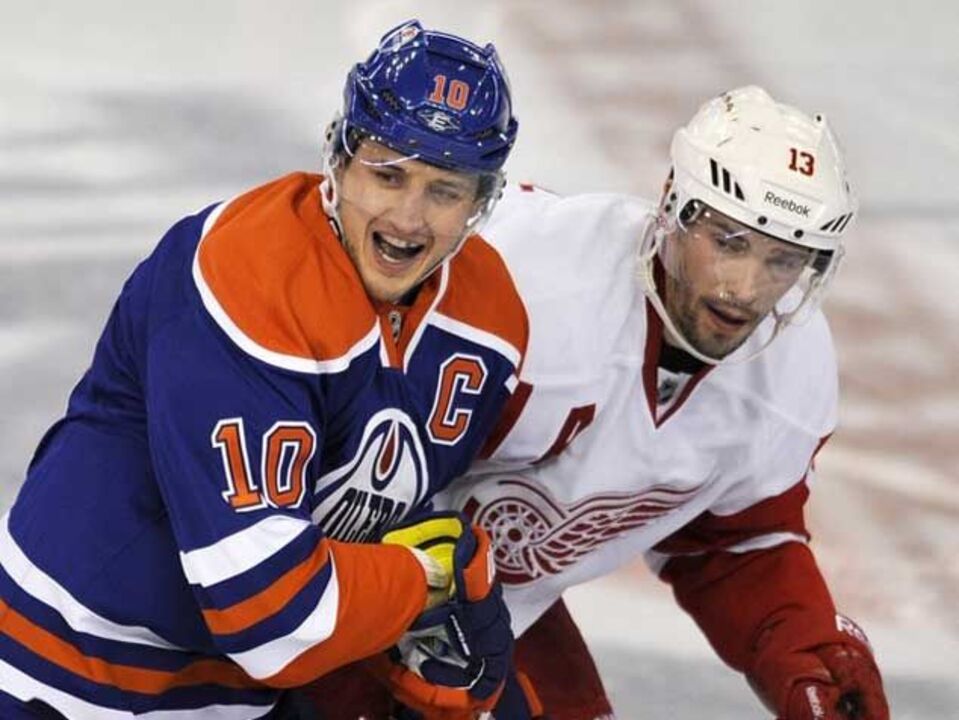 NHL: Pavel Datsyuk operado ao joelho