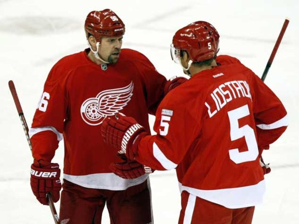 NHL: Canucks travam sequência dos Red Wings