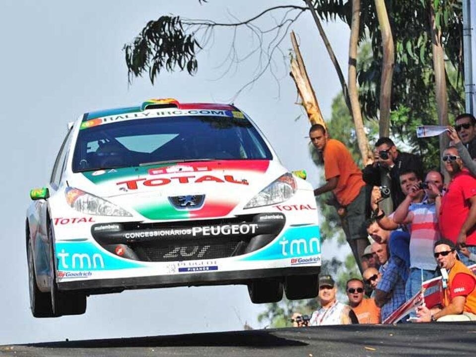 Bruno Magalhães desiste nos Açores