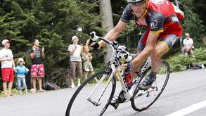 Armstrong em 2.º lugar em prova de Ironman