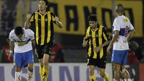 Autocarro do Peñarol apedrejado na Argentina