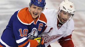 NHL: Pavel Datsyuk operado ao joelho