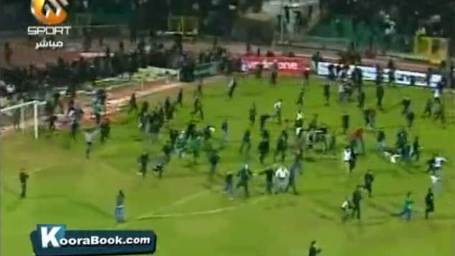 Egito: Violência alastra a outro estádio