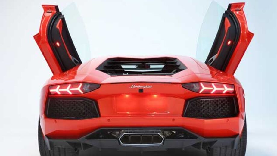 CR7 mima-se com Lamborghini de 350 mil euros