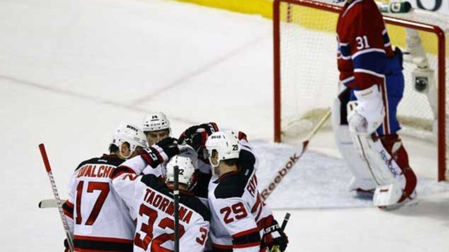NHL: Diabos brilham em terras canadianas