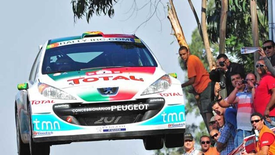 Bruno Magalhães desiste nos Açores