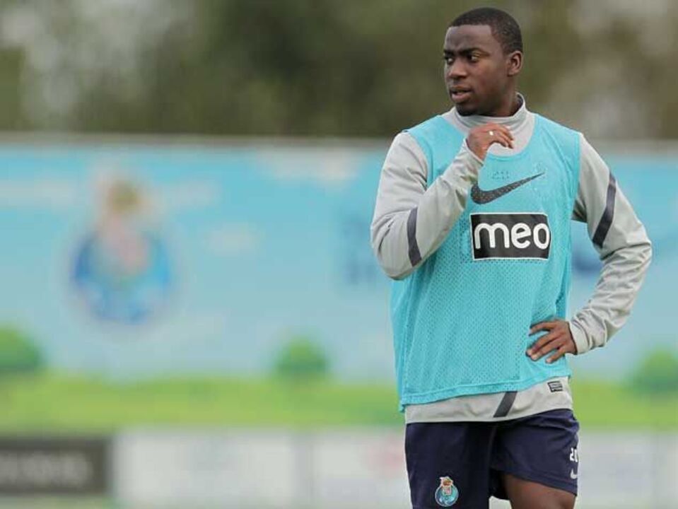 Pai de Djalma de coração dividido no clássico