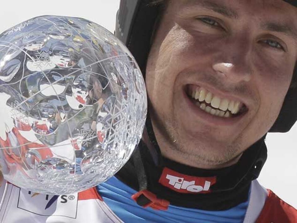 Esqui Alpino: Hirscher conquista globo