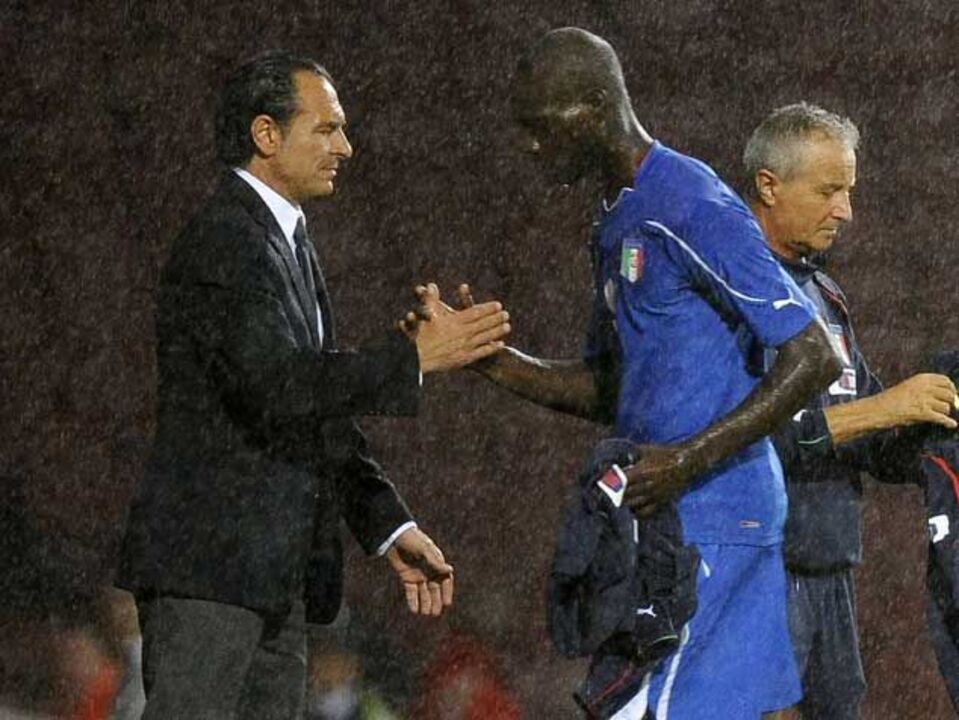 Cesare Prandelli: «Balotelli tem muito que aprender»