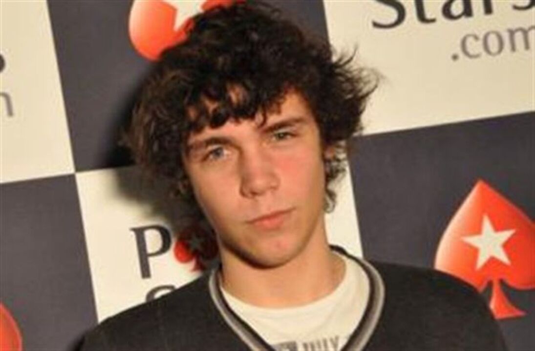 Rui Ferreira consegue tripleta na PokerStars