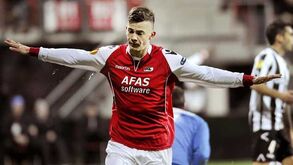 AZ Alkmaar cimenta liderança