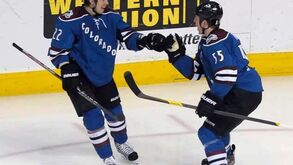 NHL: Jamie McGinn herói em Buffalo