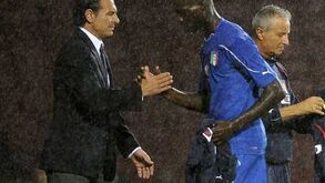 Cesare Prandelli: «Balotelli tem muito que aprender»