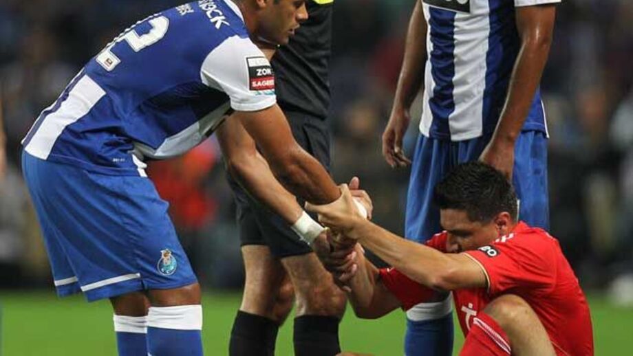 Golos de Cardozo e Hulk animam clássico