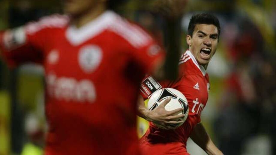 Benfica aproxima-se do FC Porto na luta pelo título